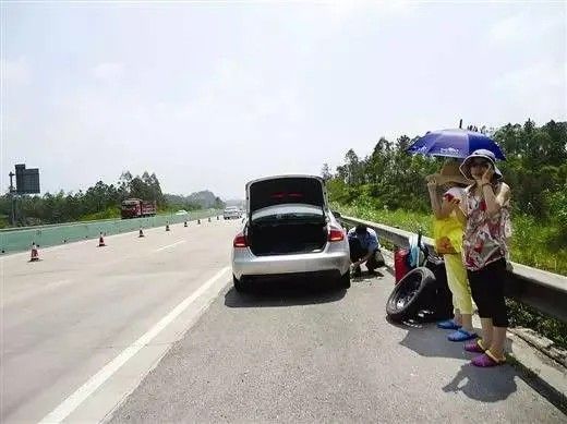 尊龙凯时人生就是搏光学：教你读懂公里牌 百米牌
