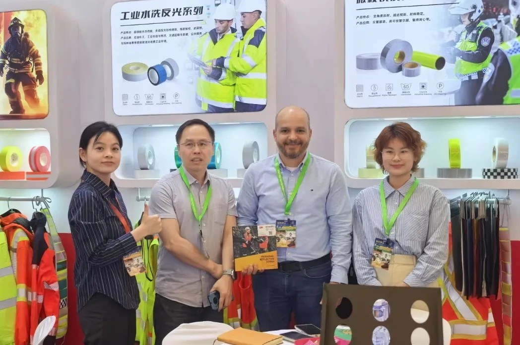 尊龙凯时人生就是搏光学上海劳保展6